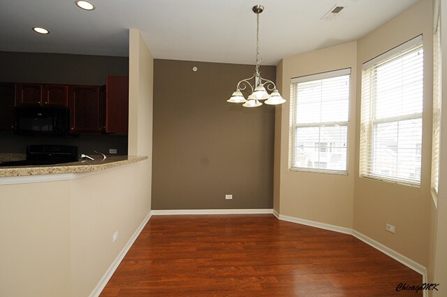 Building Photo - 2245 Aurora Dr