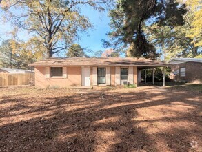 Building Photo - Updated Home on Sabine - HOUSING VOUCHER HOME