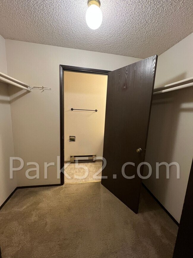 Building Photo - 12613 80th Ave E