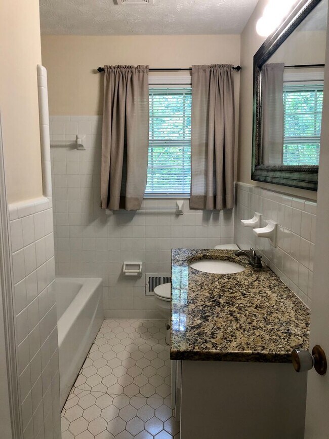 Building Photo - Stepless ranch home in Mableton