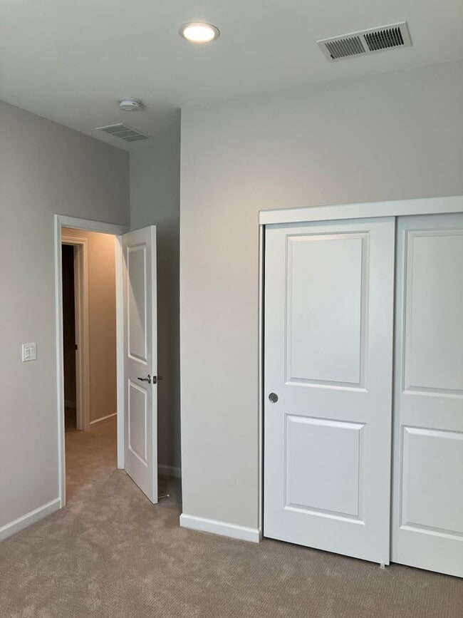 Building Photo - 5515 Holly Bay Ave