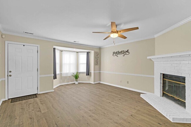 Building Photo - 105 Choisy Crescent