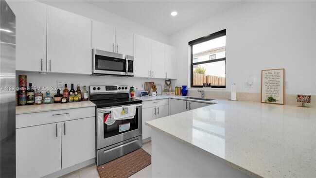 Building Photo - 11851 SW 246 Terrace