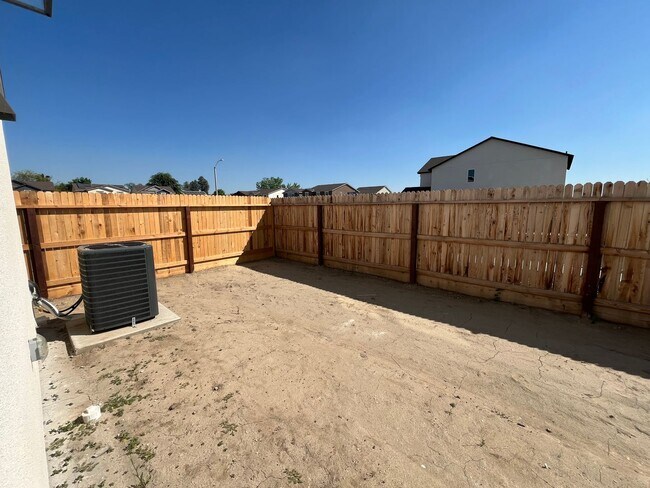Building Photo - Beautiful brand NEW home for rent in Tulare, Ca