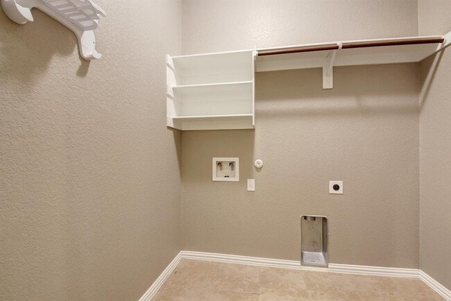 Building Photo - 332 Oyster Creek