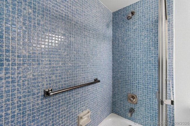 Building Photo - 4028 Hythe B