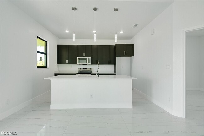 Building Photo - 4725-4727-4727 27th St SW