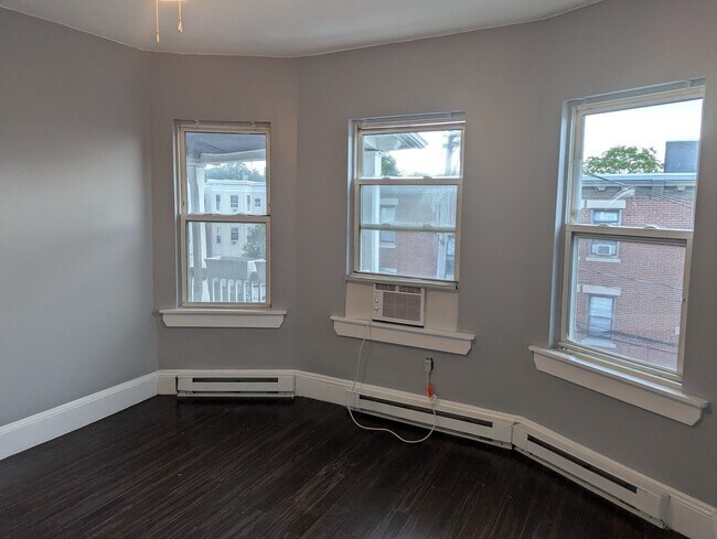 Building Photo - 43 Whitfield St