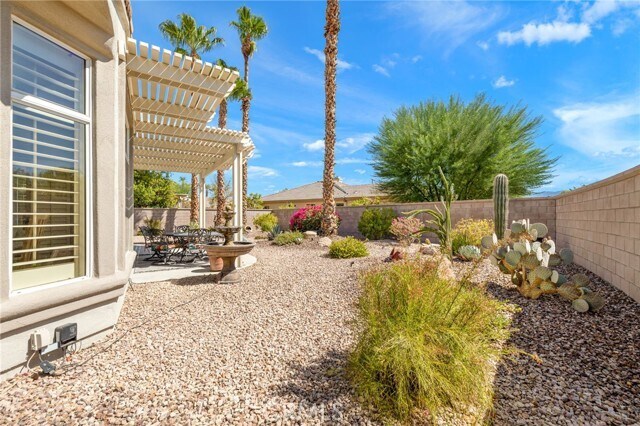 Building Photo - 35241 Rosemont Dr