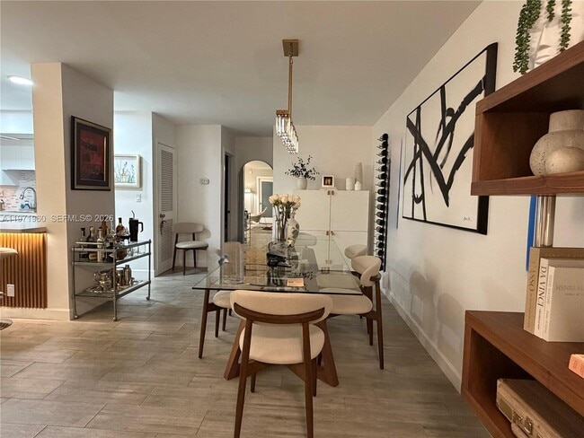 Building Photo - 2715 N Ocean Blvd