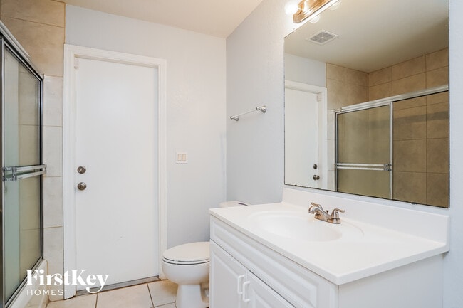 Building Photo - 1222 SW 15th St