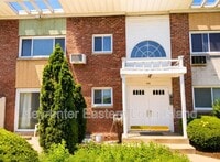 Building Photo - 265 N Newbridge Rd
