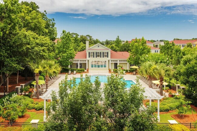 Building Photo - 609 Belle Point Dr