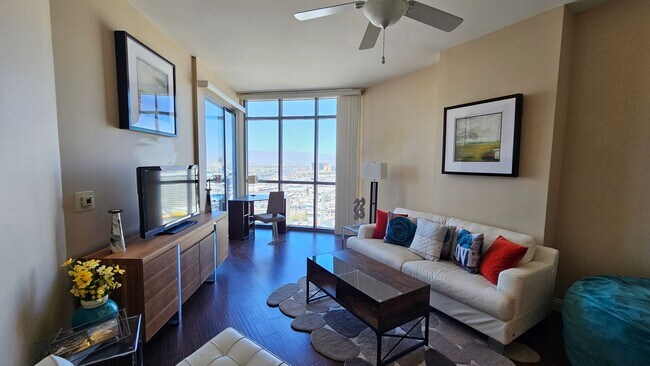 Building Photo - ***GORGEOUS FURNISHED 1 BEDROOM CONDO AT A...