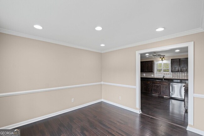Building Photo - 2680 Nicholas Ct NE