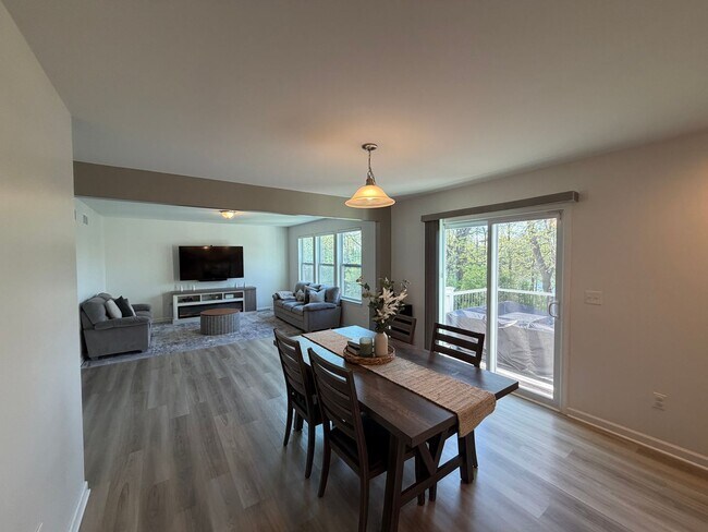 Building Photo - Beautiful and serene water view home in a secluded neighborhood!  2nd floor laundry!