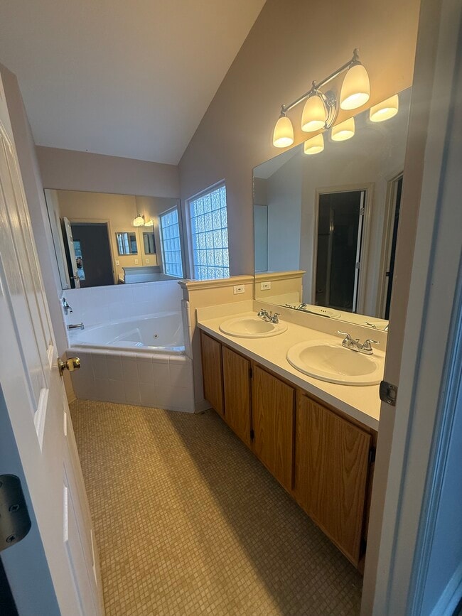 Building Photo - 7131 SW 80th Terrace