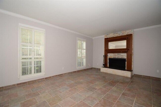 Building Photo - 6402 Del Monte Dr