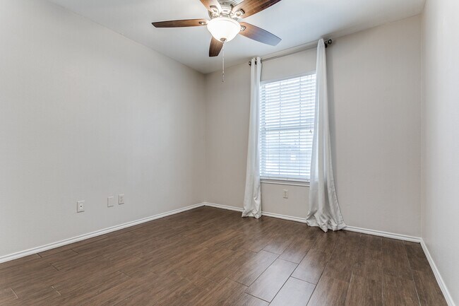 Building Photo - 8107 Rustic Park