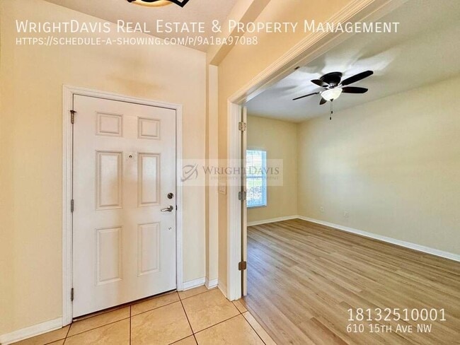 Building Photo - 610 15th Ave NW