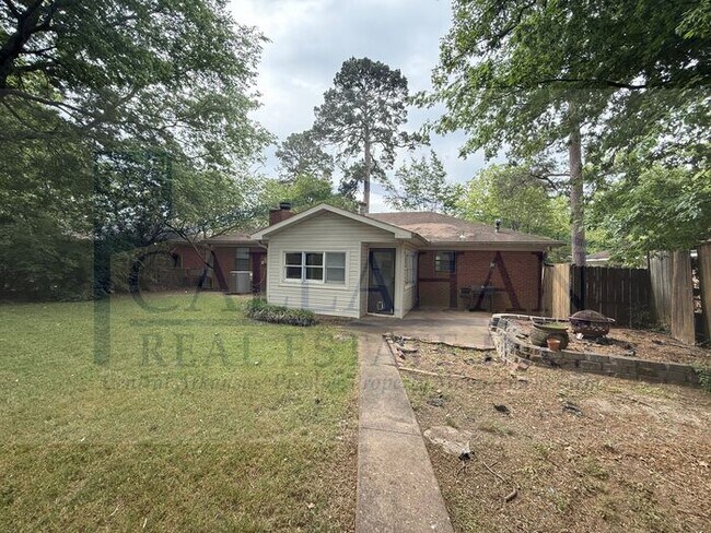 Building Photo - Little Rock 3 Bedroom Home