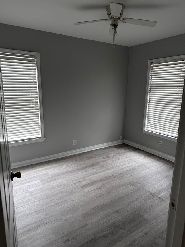 Building Photo - 2625 E Cavett Dr