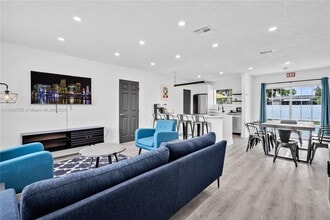 Building Photo - 7471 Hope St