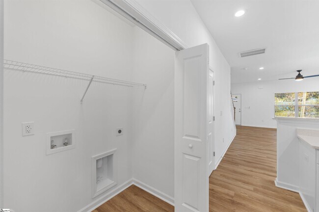 Building Photo - 13 Jamison St