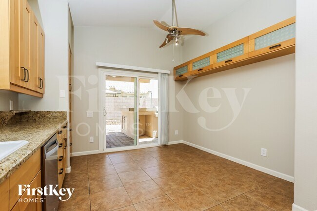 Building Photo - 4116 E Tanglewood Dr