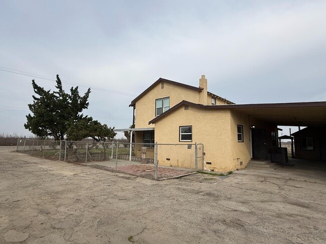 Building Photo - 10608 S Zediker Ave