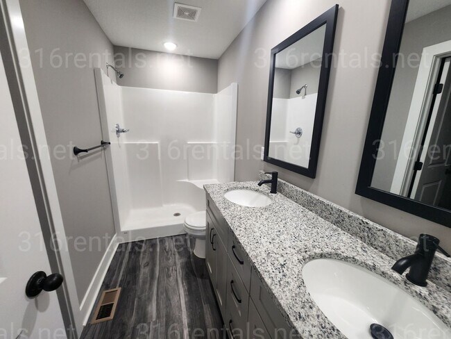 Building Photo - 5267 N Toben Ct