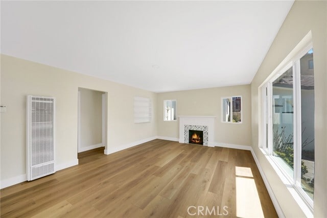 Building Photo - 403 Avenida Victoria