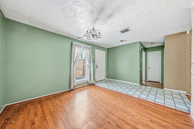 Building Photo - 13139 Birch Grove Dr