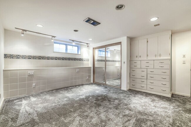 Building Photo - Charming 4-Bedroom, 3-Bath Home + Den in Alki Neighborhood with Panoramic Puget Sound Views!