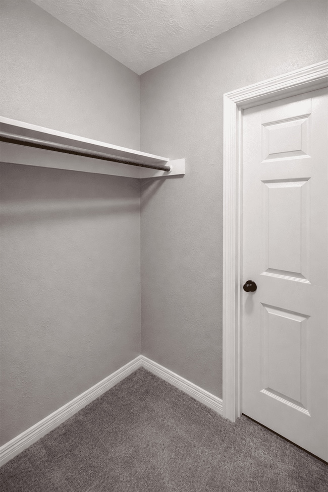 Building Photo - 2518 Staples St