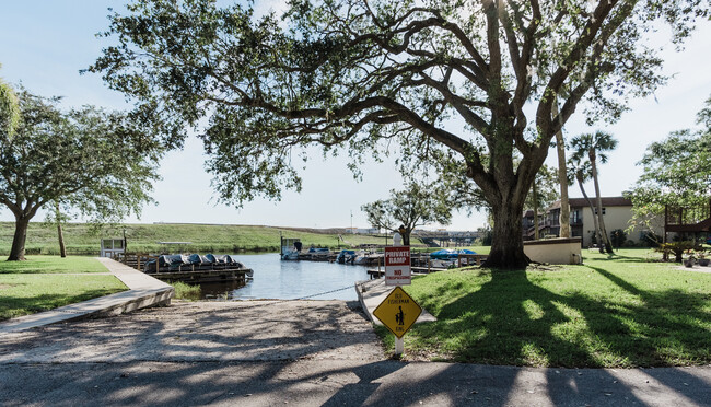 Community dock and boat ramp. - 3124 US HWY 441 SE