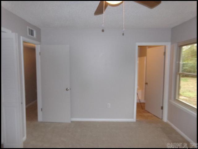 Building Photo - 8 Brookway Ln