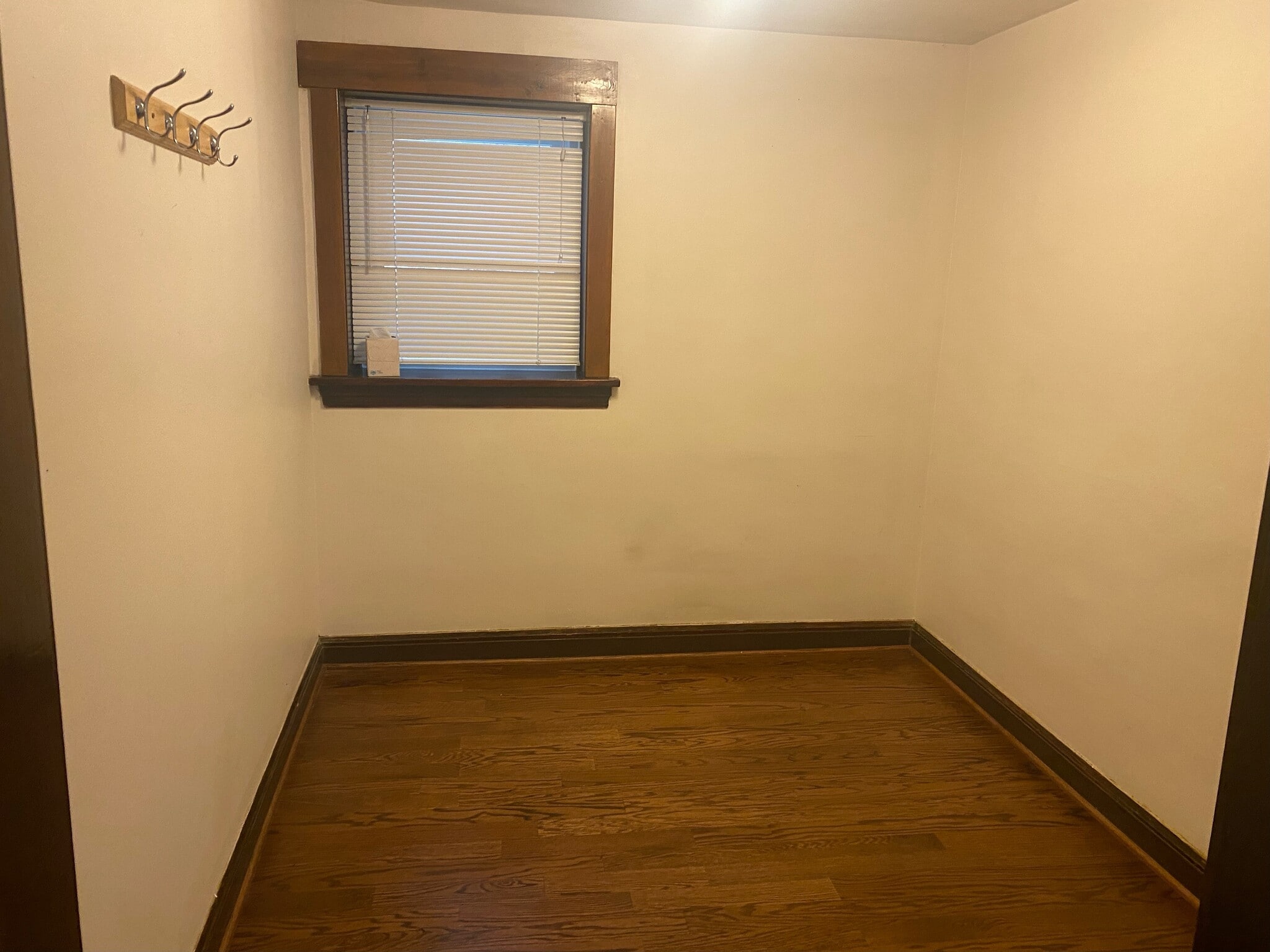 den/office - 4246 N Keeler Ave