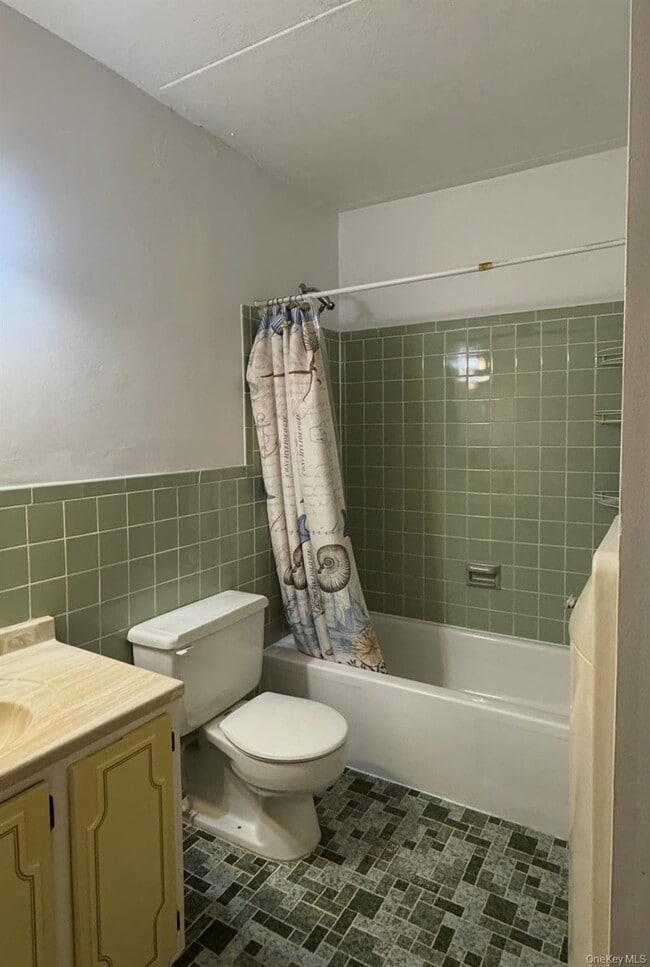 Building Photo - 36-41-41 Union St