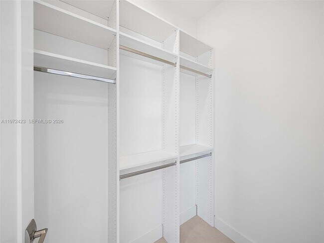 Building Photo - 5718 Ashwood Cir