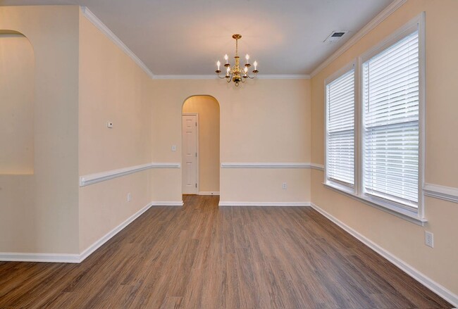 Building Photo - Spacious Home in York County