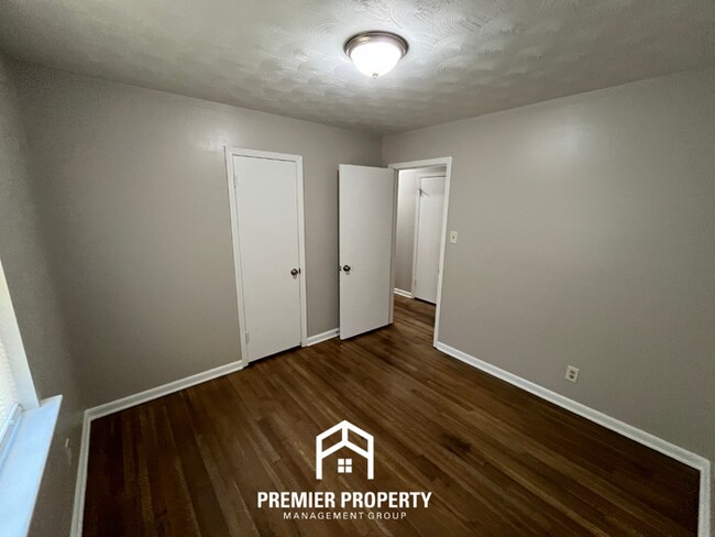 Building Photo - NEWLY RENOVATED 4BR/2BA Whitehaven Home | Detached 2-Car Garage & Tile Floors