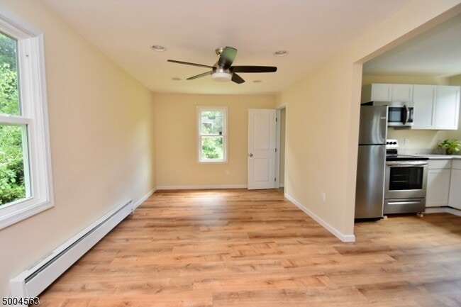 Building Photo - 5528 Berkshire Valley Rd