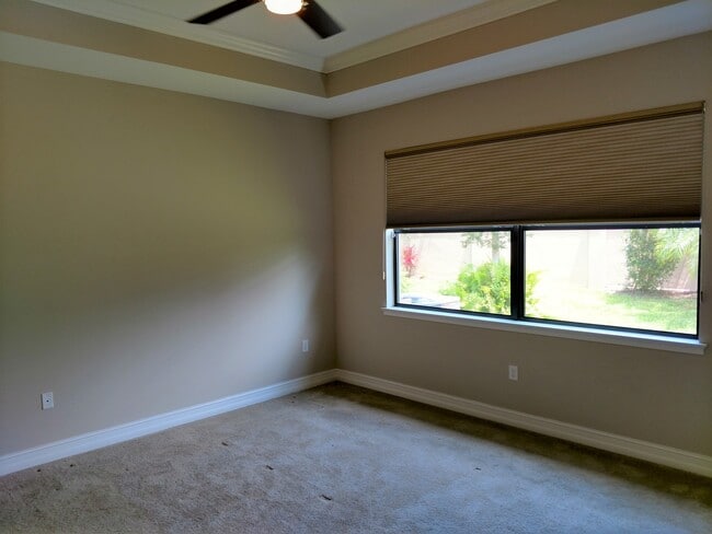 Building Photo - Unfurnished Annual Rental - Lovely 3 Bedroom Home in Calusa Park. Nicely upgraded and Pet Friendly