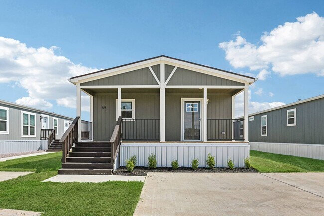 Building Photo - 1635 American Dr