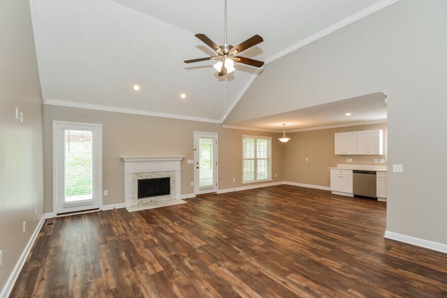 Building Photo - 117 Lakeside Ct