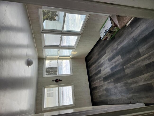 Building Photo - 1716 Menasha Ave