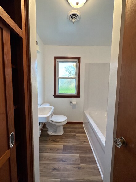 Building Photo - 430 Stadium Dr