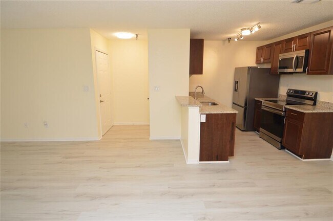 Building Photo - 10265 Gandy Blvd N