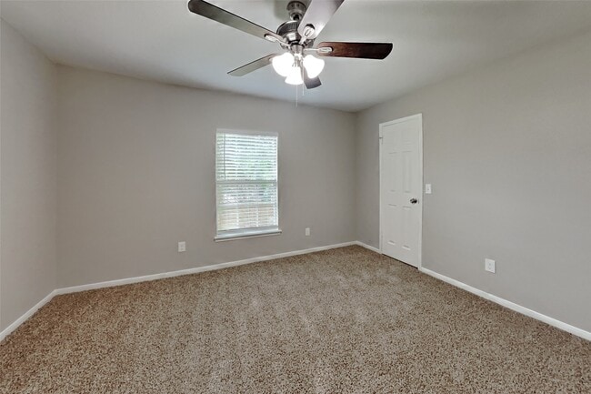Building Photo - 16303 Hickory Point Rd